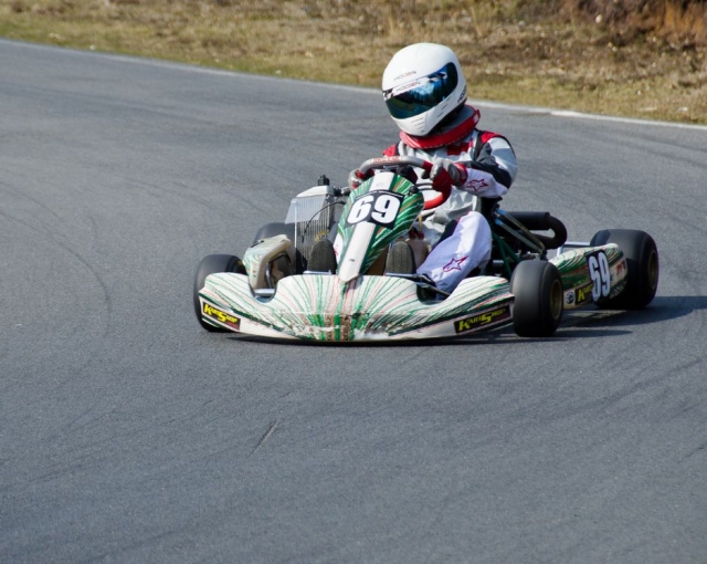 Primeras vueltas en el kart.jpg